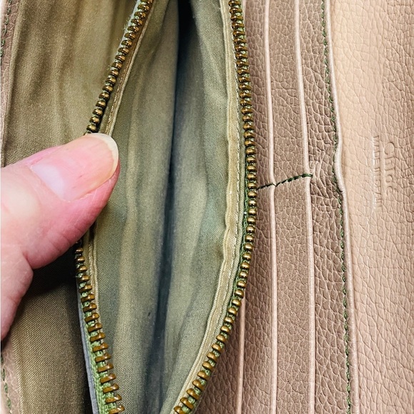 Chloe Color-block Long Wallet VGC Greens and Beige Leather - Picture 10 of 12